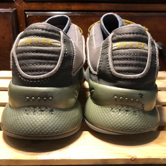Men's Retro Sneakers - Picture 4 of 7
